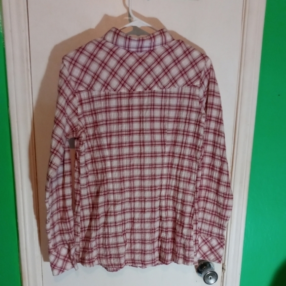 Patagonia Casual Button Down Shirt - Picture 4 of 8